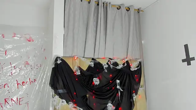 Snapshot of JulianaCarter chatting on 10-18-25, 07:36 JulianaCarter online show from 10-18-25, 07:36