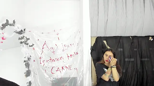 Snapshot of JulianaCarter chatting on 10-27-25, 08:24 JulianaCarter online show from 10-27-25, 08:24