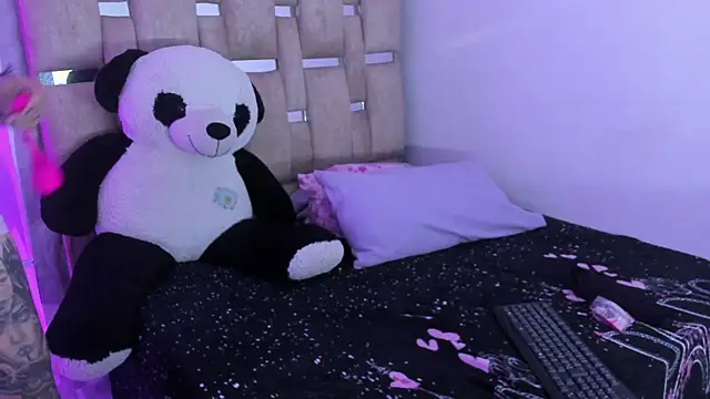 Snapshot of JulianaCarter chatting on 11-11-25, 08:09 JulianaCarter online show from 11-11-25, 08:09