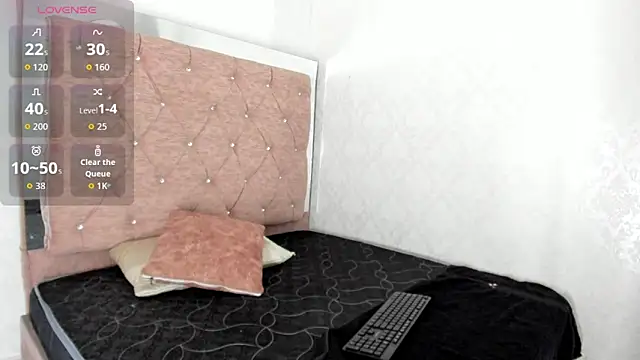 Snapshot of JulianaCarter chatting on 11-13-25, 05:23 JulianaCarter online show from 11-13-25, 05:23