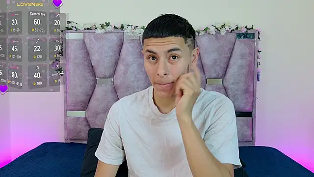 lana and liam  online show from 11-11-25, 09:20