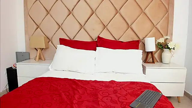 Snapshot of AngelinaDuvall chatting on 10-17-25, 12:08 AngelinaDuvall online show from 10-17-25, 12:08