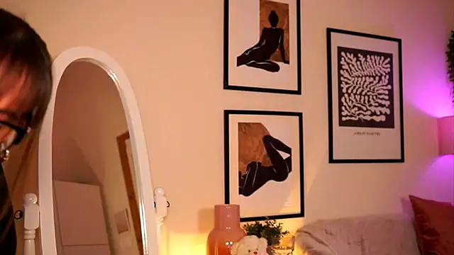 midnightbby  online show from 03-10-26, 05:51