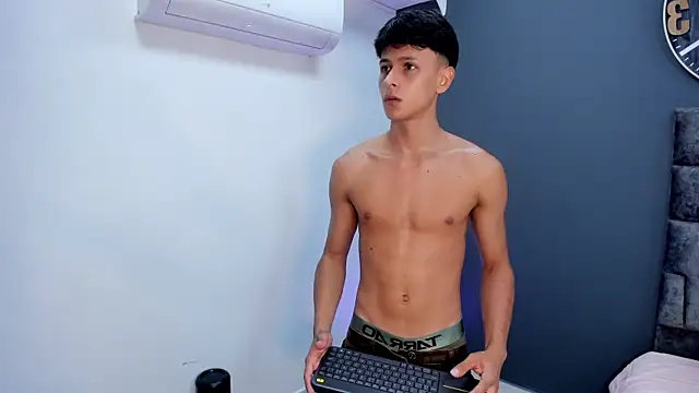 Snapshot of stephane_rouss chatting on 11-04-25, 09:36 stephane rouss online show from 11-04-25, 09:36