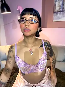 ZoeRaven Pink online show from 10-05-25, 10:29