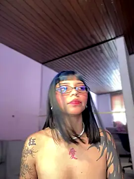 ZoeRaven Pink online show from 10-17-25, 05:48