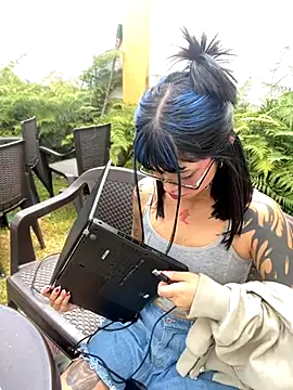 ZoeRaven Pink online show from 11-07-25, 03:23