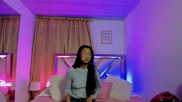 Snapshot of bravepetunia chatting on 09-23-25, 01:03 bravepetunia online show from 09-23-25, 01:03