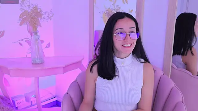 Snapshot of Ginevra_esposito chatting on 09-10-25, 01:00 Ginevra esposito online show from 09-10-25, 01:00