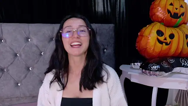 Ginevra esposito online show from 10-30-25, 01:01