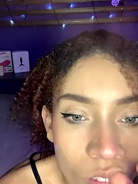 ValentinaStorm1 online show from 10-05-25, 01:53