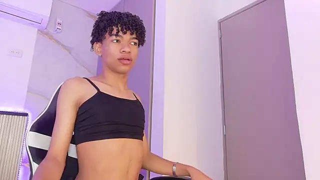 Snapshot of Ivone_Rose_ chatting on 10-12-25, 12:48 Ivone Rose online show from 10-12-25, 12:48