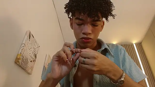 Snapshot of Ivone_Rose_ chatting on 10-22-25, 12:38 Ivone Rose online show from 10-22-25, 12:38