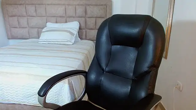 lilithfox05 online show from 10-05-25, 10:18