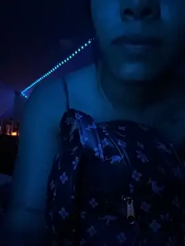 sofia  blaze online show from 10-23-25, 04:01