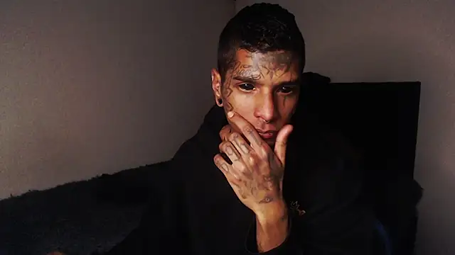 Snapshot of black_firex chatting on 10-15-25, 11:38 black firex online show from 10-15-25, 11:38