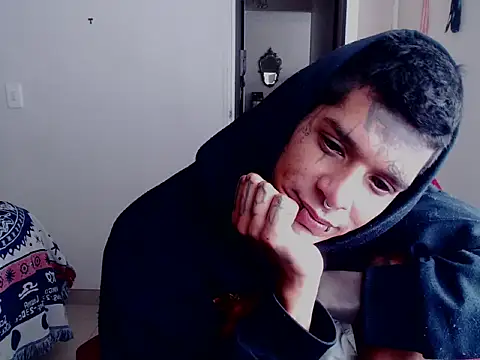 Snapshot of black_firex chatting on 10-24-25, 02:57 black firex online show from 10-24-25, 02:57