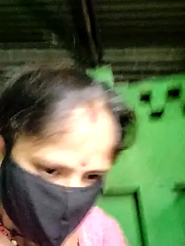 Hot-ilaiy online show from 09-11-25, 10:10