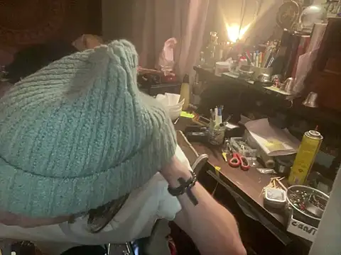 Snapshot of XanderOzzz chatting on 10-03-25, 08:22 XanderOzzz online show from 10-03-25, 08:22