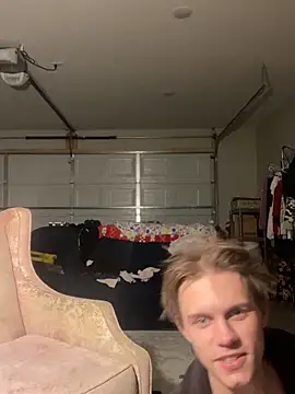 Snapshot of XanderOzzz chatting on 10-30-25, 07:47 XanderOzzz online show from 10-30-25, 07:47