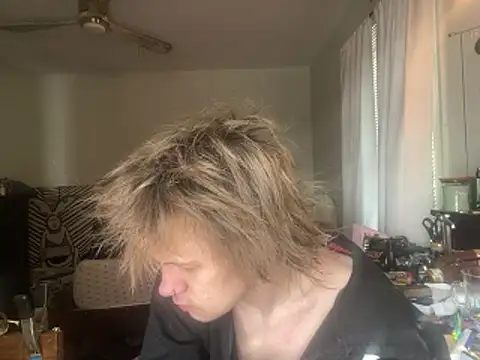 XanderOzzz online show from 05-04-26, 08:27