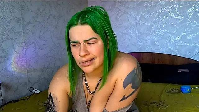 Snapshot of NeonNectar_ chatting on 10-13-25, 12:27 NeonNectar online show from 10-13-25, 12:27