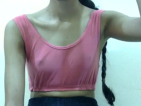 smallcuute online show from 01-12-26, 06:02