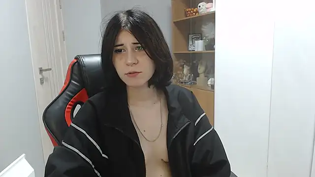 Snapshot of TinaQuiin chatting on 09-29-25, 08:08 TinaQuiin online show from 09-29-25, 08:08