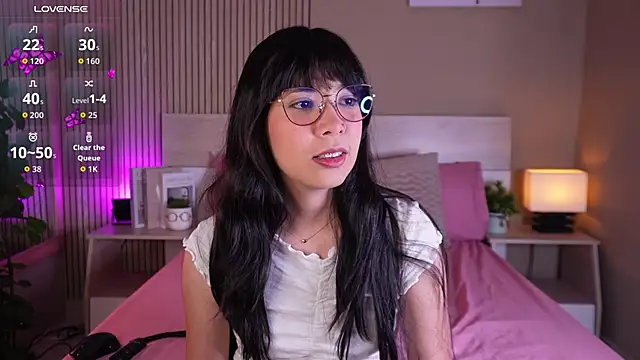 aprilqueenie online show from 06-07-26, 07:39
