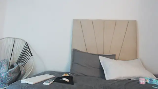  Miaa khalifa  online show from 11-08-25, 12:49