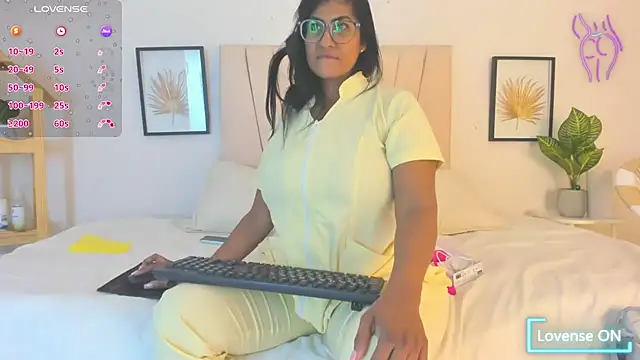 Snapshot of _Miaa_khalifa_ chatting on 02-12-26, 12:44 Miaa khalifa online show from 02-12-26, 12:44