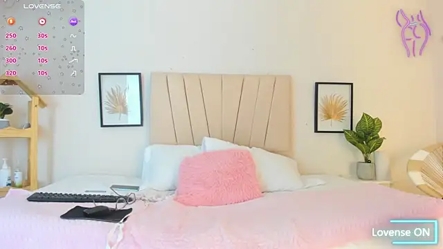 Snapshot of _Miaa_khalifa_ chatting on 02-14-26, 12:13 Miaa khalifa online show from 02-14-26, 12:13