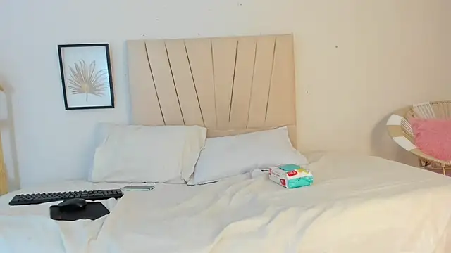 Snapshot of _Miaa_khalifa_ chatting on 02-27-26, 12:27 Miaa khalifa online show from 02-27-26, 12:27