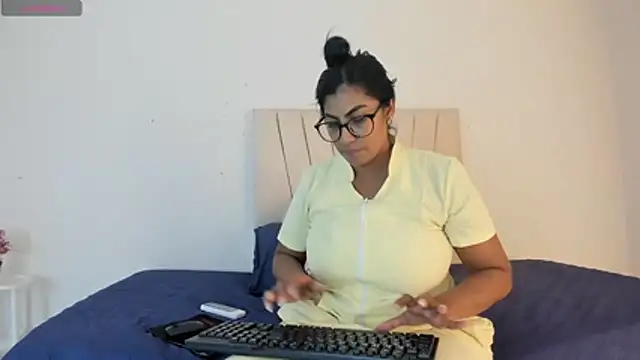 Snapshot of _Miaa_khalifa_ chatting on 04-24-26, 12:29 Miaa khalifa online show from 04-24-26, 12:29