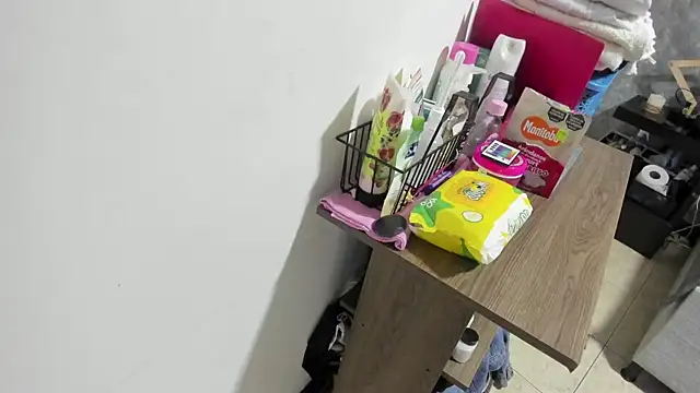 Snapshot of crystaldarliing chatting on 02-19-26, 04:03 crystaldarliing online show from 02-19-26, 04:03