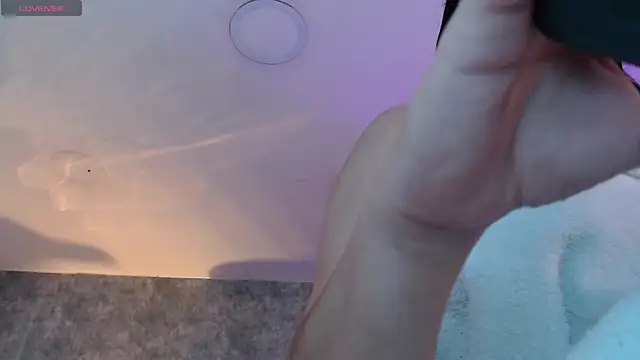 Snapshot of crystaldarliing chatting on 03-22-26, 05:38 crystaldarliing online show from 03-22-26, 05:38