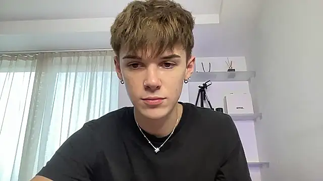 Milk Guy online show from 10-08-25, 01:42