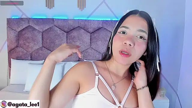 agataa lee online show from 09-19-25, 04:03