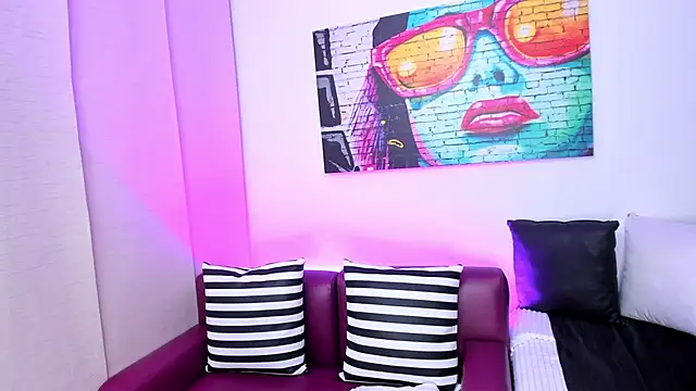 leyah  online show from 11-23-25, 12:49