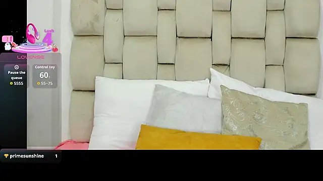 Snapshot of ValerieSoto chatting on 10-20-25, 07:25 ValerieSoto online show from 10-20-25, 07:25