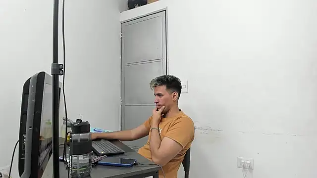 destroys snow white online show from 09-23-25, 03:20