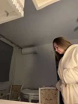 DeniMilkyyyyy online show from 11-19-25, 05:24