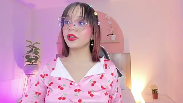 Clara Luu online show from 05-09-26, 04:17