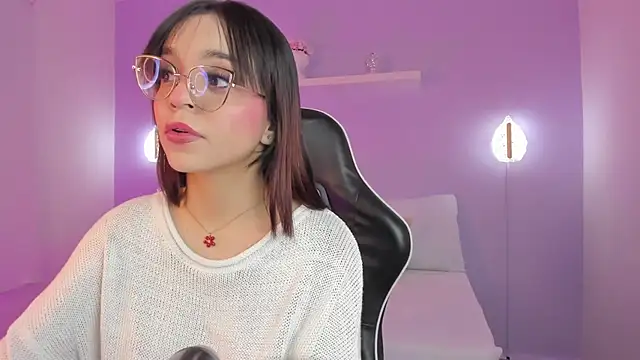 Clara Luu online show from 06-13-26, 07:56