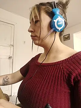 AlanaDesire online show from 09-28-25, 05:40