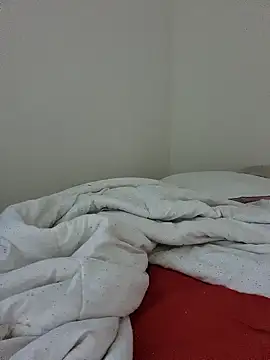 Snapshot of Michou02xXx chatting on 09-28-25, 07:03 Michou02xXx online show from 09-28-25, 07:03