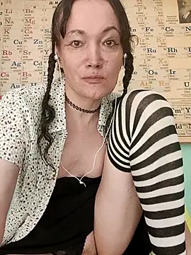 Snapshot of Tselka chatting on 09-17-25, 03:46 Tselka online show from 09-17-25, 03:46