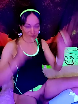 Snapshot of Tselka chatting on 09-29-25, 06:13 Tselka online show from 09-29-25, 06:13