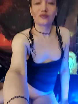 Snapshot of Tselka chatting on 10-20-25, 08:31 Tselka online show from 10-20-25, 08:31