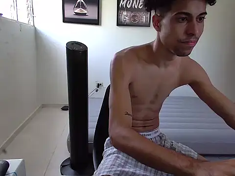 Snapshot of Dollarhot30 chatting on 09-29-25, 01:38 Dollarhot30 online show from 09-29-25, 01:38